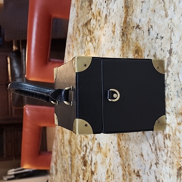 Antonio Melani Courtney Grow Gemma box purse leather black - Picture 2 of 8